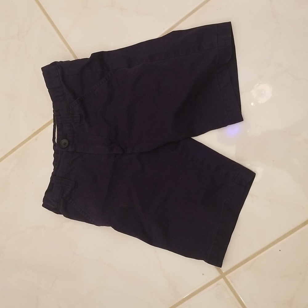 Is boys a school short size 8